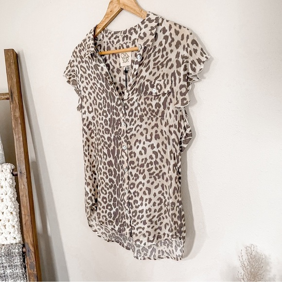 Chaser | NWT Flutter Sleeve Boho Leopard Print Button Down Top - Picture 3 of 12